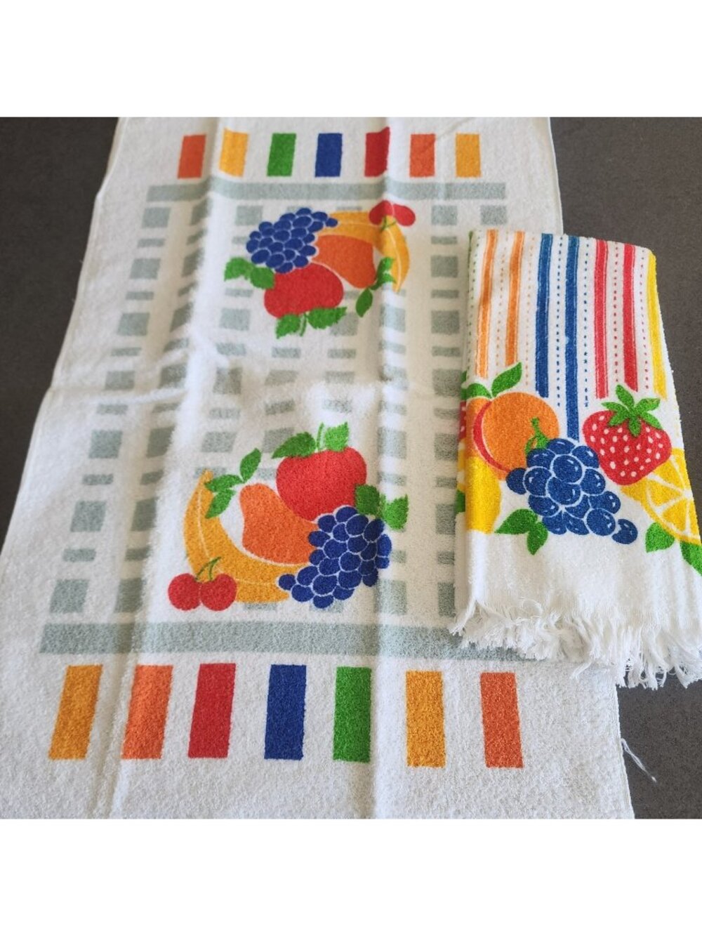 Vtg 70s Fruit Kitchen Towels Set Terry Cloth Grapes Apple Strawberry Retro MCM